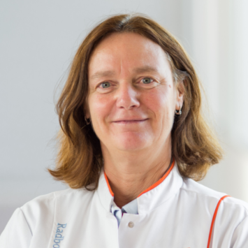 Prof. Dr. Nicole van de Kar.